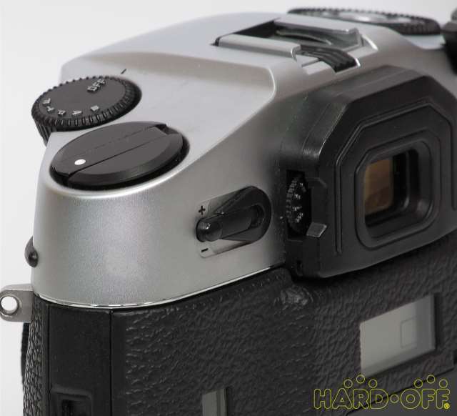 フィルム巻き取りの下にキズ有