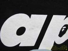 aの文字に汚れがあります。