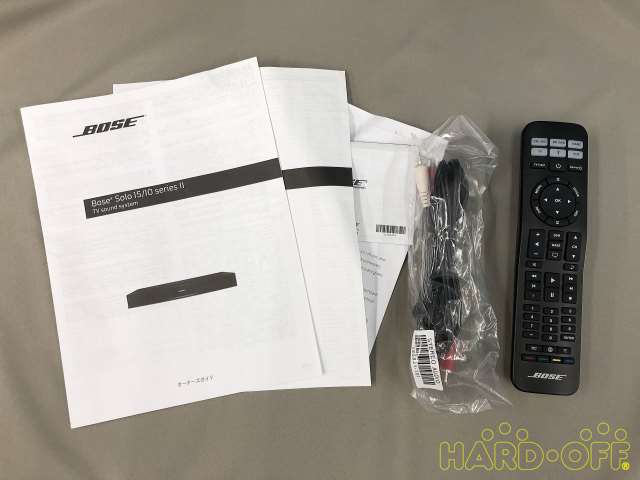 付属品。他に電源コード1本あり。