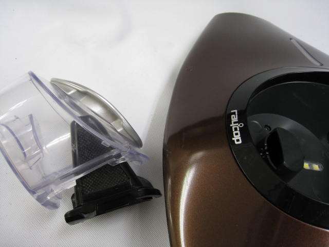 ゴミは抜き取り、簡単に捨てられます。