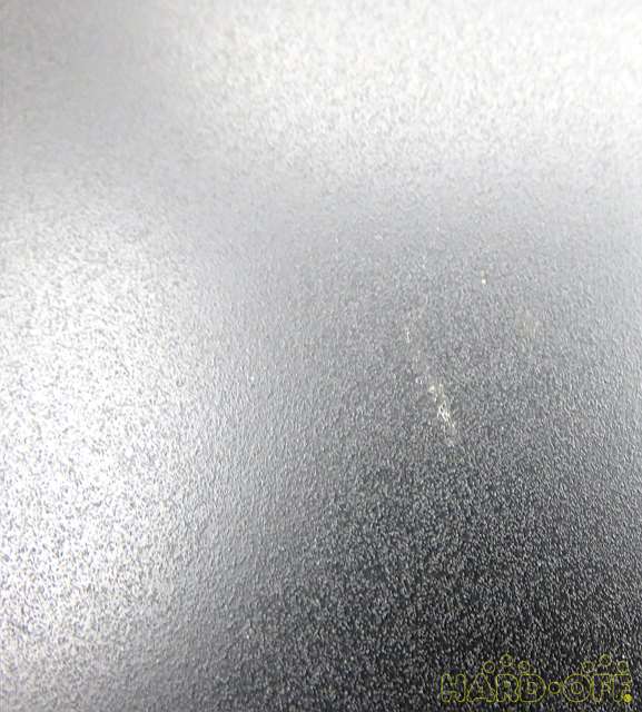 本体上部分に目立つキズ有り