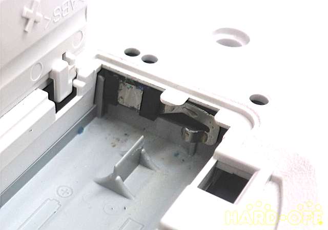 本体電池端子に液漏れ跡あり(乾電池入れての動作はしました)
