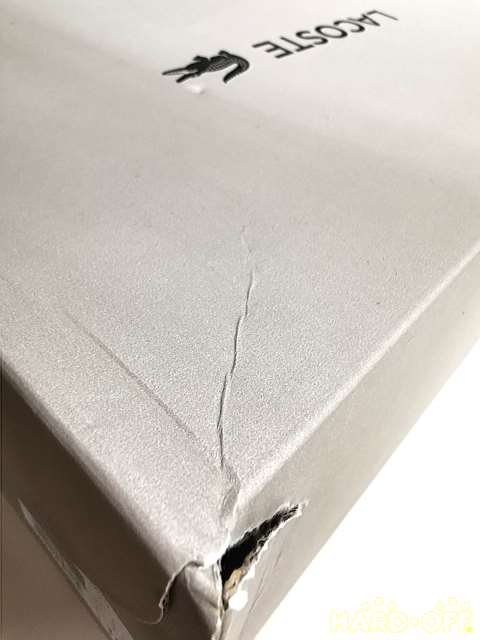 箱に傷み、汚れあり